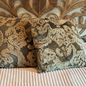 Pottery Barn Pillow Cases. Perfect condition!